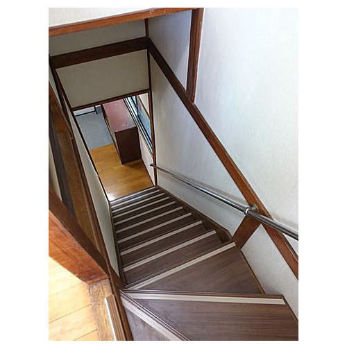 賃貸戸建　すずかけ台・つくし野　3SLDK（画像/階段）